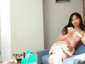 Ervaar De Verleidelijke Allure Van Aziatische Schoonheden In Deze Prikkelende En Ongecensureerde Video. Kijk Hoe Prachtige Japanse, Koreaanse En Chinese Meisjes Hun Diepste Verlangens Verkennen. Mis Deze Verleidelijke Amateuravontuur Niet!