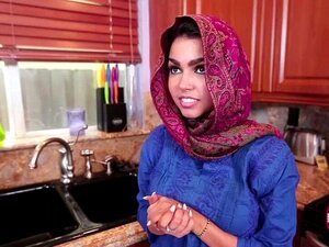 Asiatisk Skönhet Adas Våta Fitta Blir Knullad Och Får En Laddning. När Hon Går In I Sin Förment Chefs Hus När Hon Kommer Att ägna Sig åt Hushållssysslor Så Hon Kan Få Plats. Hon Fick Inte Bara Vad Hon Ville Ha Snarare Får Hon Till Och Med Suga Männen