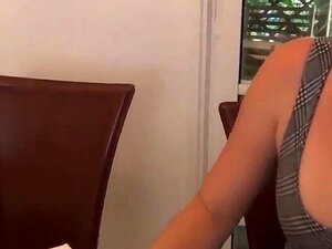 Secretaire Francaise Fait Une Pipe A Stepson Patron En Cam