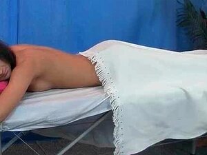 Sensuell Brunette Som Tar En Stor Svart Kuk