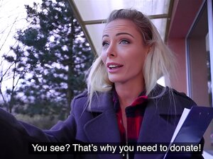 Ganska Eurobabe Får Betalt För Att Vända Rida POV Dildo Efter Att Ge Avsugning