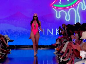 Hot Bikini Models - Porno @ TeatroPorno.com