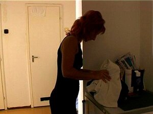 Maćeha Smije Pušiti I Jebati Kurac Svog Posinka