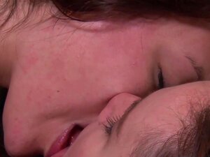 Słodka Lesbijka Liże Swoją Owłosioną Dziewczynę, Przepiękna Amatorska Brunetka Jessie Palcuje I Liże Owłosioną Cipkę Swojej Napalonej Lesbijki Annabelle