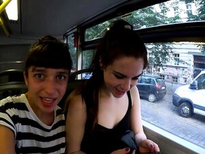 ¿Listo Para Ver A Una Prometedor Y Sexy Pareja Amateur En Su Primer Video Sexual? La Morena Está Lista Para Todo Con Una Gran Y Dura Polla Que Entra Y Sale De Su Garganta. ¡Escucha Sus Gemidos Salvajes En Alta Calidad HD!