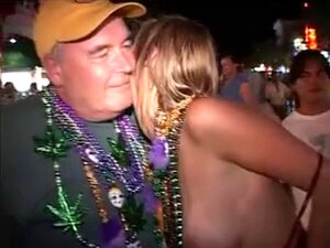 Horny Sluts Get Naked At Dueling Piano Bar. Horny Sluts Get Naked At Dueling Piano Bar