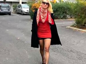 Flashing My Butt In A Shopping Center