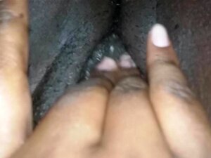 Maak Je Klaar Om Verleid Te Worden Door Een Verleidelijke Solo-show Die Je Smekend Om Meer Achterlaat. Kijk Hoe Ze Plaagt En Pleziert, Haar Ondeugende Geheimen Onthullend.