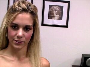 Loira Gostosa De 18 Anos Tem Sua Buceta Fofa Fodida E Leva Uma Carga De 2 Gozadas!