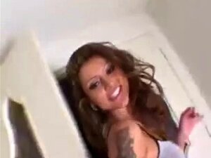 Ostvarite Svoje Fantazije S Ovim Zanosnim Porno Zvezdama. Posmatrajte Njihova Hipnotička Lica Dok Se Prepuste čistoj želji. Učinite Svoje Snove Stvarnošću.