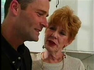 Crvena Grmljavina Baka Treba Vašu Spermu!