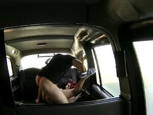 Passeggero Leccato E Scopato Nella Sua Figa Da Un Autista Pervertito. Passeggera Rossa Con Tette Enormi Leccata E Scopata Nella Sua Figa Finché Non Ha Ricevuto Una Sborrata In Faccia Da Un Autista Perverso