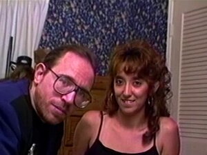 Retro Latina Amatör Smakar äldre Mans Sperma. Retro Latina Amatör Smakar Lycklig äldre Mans Sperma Efter Att Ha Blivit Knullad