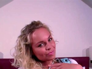 Geweldige Hete Duitse Slet Vingert. Geniet Van Het Bekijken Van Deze Verbluffende Hardcore Preview. Deze Specifieke Wordt Je Voorgesteld Door AnalteenCuties