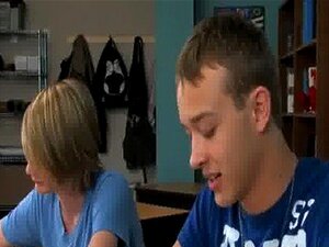 Homofilm Van JT Wreck, Een Jonge Aantrekkelijke Twink Die Zich Afvraagt Wat