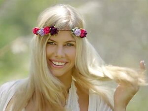 SVARTAD Blondin Addison Belgien Sprutar På En Enorm Svart Kuk!