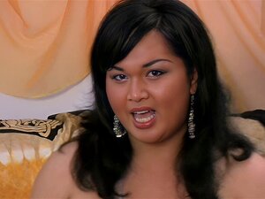 Pulchna Azjatycka Shemale Tia Ladyboy Daje Klapsy