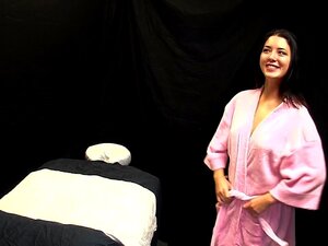 Søtnoser Forført Av Erotisk Massasje