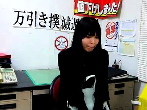 Asian Japanese Amateur Has Deep Throat