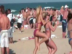 Sexy Brunette Babes Go Crazy Dancing