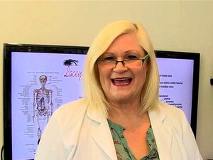 Britische Ärztin Wird Analisiert