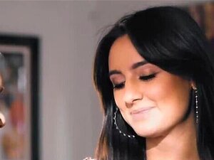 Als Gabbie Caters 2 Freundinnen, Eliza Ibarra Und Lulu Chu, Bei Ihr Zu Hause Auftauchen, Werden Die Beiden Geil Und Wollen Mit Ihr Ficken