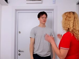 Маћеха Џуди'с XXX - Искусна старија маћеха Крајана треба помоћ са својим компјутером