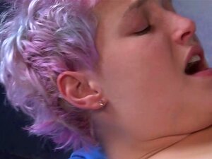 Girls Out West - Lesbische Harige Kutjes Worden Gelikt