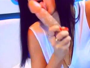 Latina Babe Dildo Avsugning