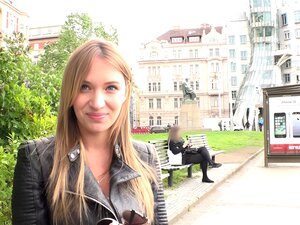 Urinite U Provokativni Svet Angele Piaff Dok Se Prepušta Zavodljivoj Masaži Na Javnom Mestu. Ova Zapanjujuća Plavuša će Vas Ostaviti željnima Više S Svojim Tetovažama I Neverovatnom Atraktivnošću. Doživite Lepotu želje U Visokoj Rezoluciji!