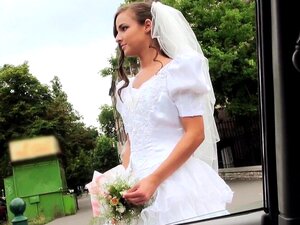 Braut hat vor der Hochzeit heimlich Gruppensex
