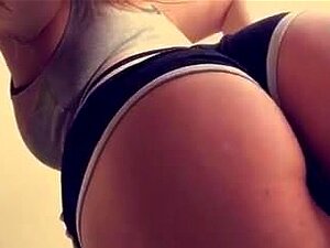 Nancy Nalgona En Short