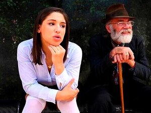 Sensuele Openbare Porno-actie Met Een Sletterige Schoolmeisje Abella Danger