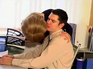Фантастичан домаћи клип са зрелим, свежим / старим сценама,