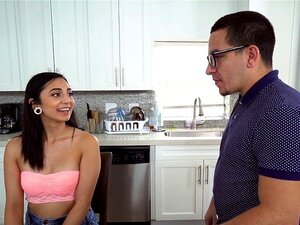 Gebundene Malina Mars Wird Durchgebohrt. Gebundene Malina Mars Wird Durchbohrt