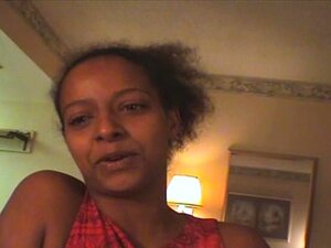 Mulatto Söpöläinen Isot Tissit Imee Munaa