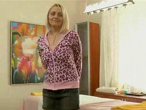 Sinnliche Muschi-Massage Ist Das, Was Diese Blonde Heiße Braut Braucht