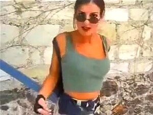 Min Heta Svarta Bruna Flickvän Ser Ut Som Tomb Raider På Livecam, Jag Sa Alltid Till Henne Att Denna älskling Ser Ut Som En Hawt Tomb Raider. Den Playgirl Klädde Till Och Med Ut Sig Som Henne Och Retade Mig Med En äktenskaplig Enhet Som Den älsklingen Had