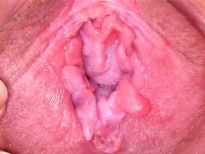 Scharfe Tschechische Süße Dehnt Ihre Gespreizte Muschi Bis Zum Bi