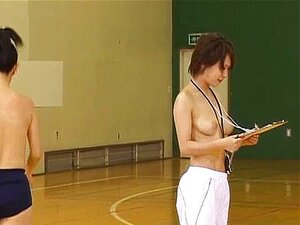 Супер вруће јапанске девојке показују