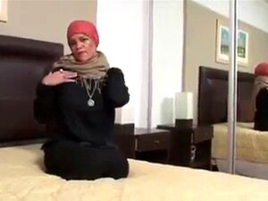 Granny Hijab - Porno @ RueNu.com