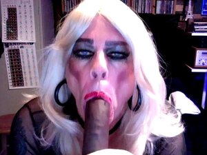 Δες την Linday να μου παίρνει πίπα τώρα! - Τρανς, τρανς, τρανς πορνό, ρουφάω το δονητή μου