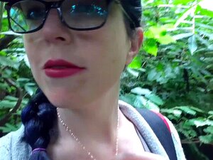 Meine Höschen Nass Machen Und In Der Öffentlichkeit Masturbieren