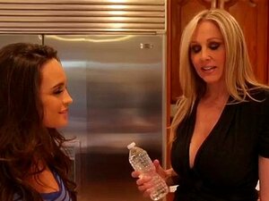 MILF E Garota Se Divertem