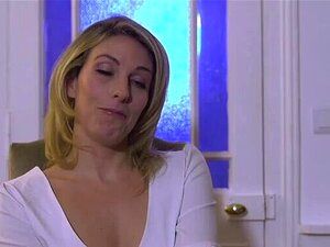 Emma, Seksowna Blondynka, Chce Porannego Analu