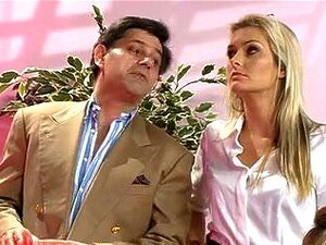 Britse Natasha In Een FFFFFM Viertal In Nylons