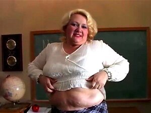 Dikke MILF Lerares Heeft Een Lekkere Kleine Rukbeurt