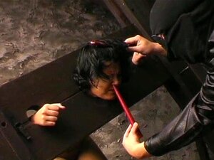 Clip De FetishNetwork: Prueba De Fitness, Belleza Exótica De Cabello Negro Recibe Sus Tiernos Pezones Rotos En Trampas Para Ratas Y Luego Es Más De Lo Mismo Para Sus Labios Palpitantes. Después De Ser Manoseada Y Manoseada, Está Encerrada En Las Existenci