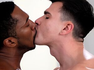 Sean Xavier And Mr Deep Voice Hardcore Bareback Fucking