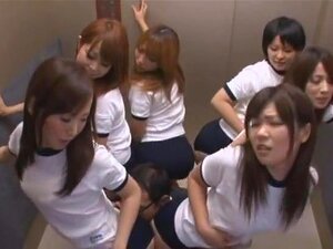 18 Lombrigas, 18 Bloomers... 18 Garotas Em Um Vídeo, Atendendo Um Cara E Usando As Roupas De Educação Física (P.E). É Um Sonho Tornado Realidade Para Os Homens Ter Tantas Garotas Descobrindo Seus Seios. No Entanto, Já Enfatizamos O Número 18 O Suficiente 